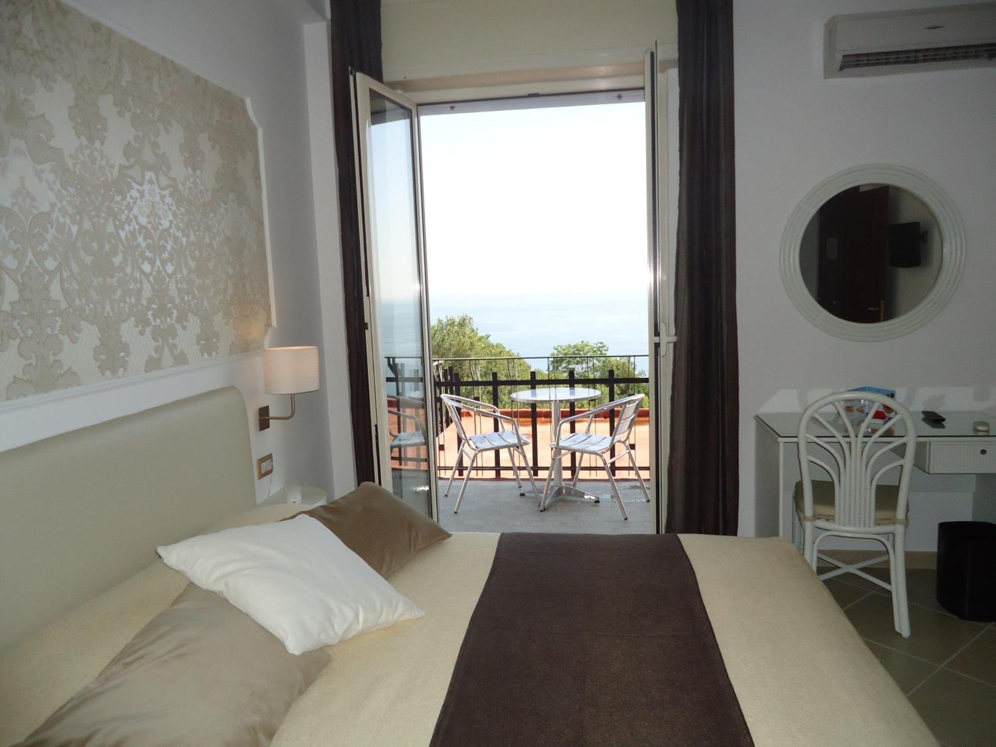 Mini Hotel - Angolo Di Paradiso - Ποτσουόλι Εξωτερικό φωτογραφία